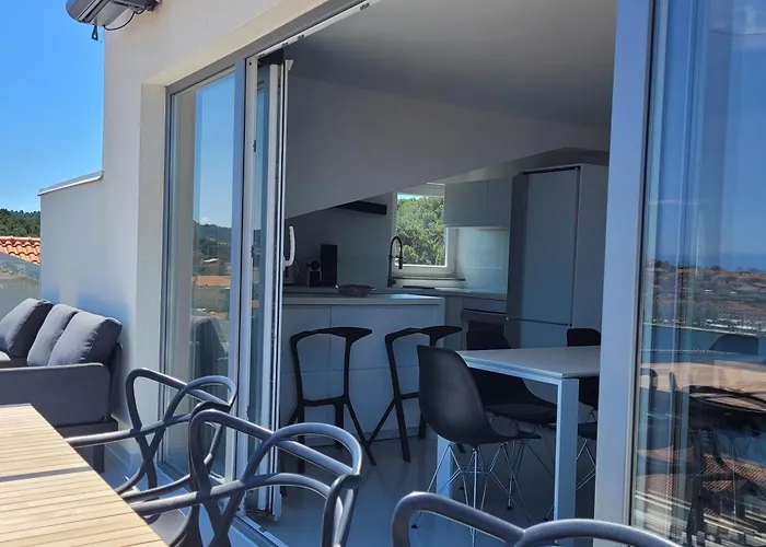 Design Penthouse 5 *