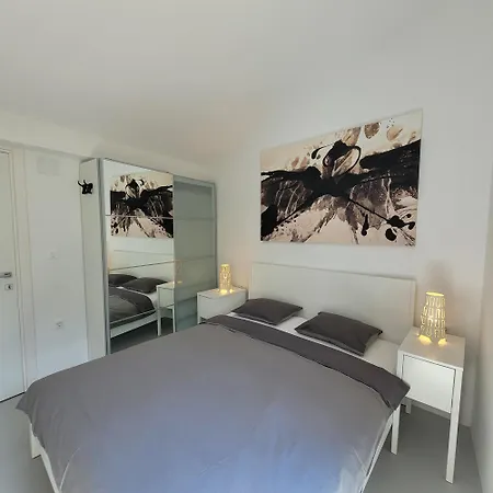 Design Penthouse 5 *