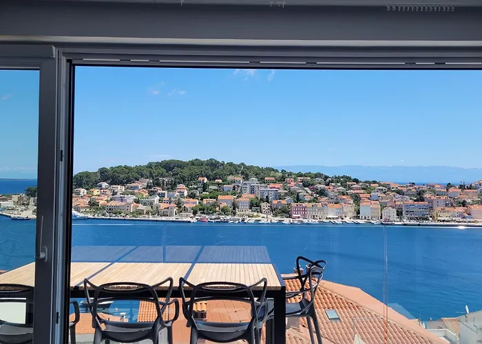 Design Penthouse 5 *